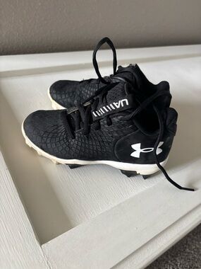 Under Armour Kids Black and White Soccer Cleats